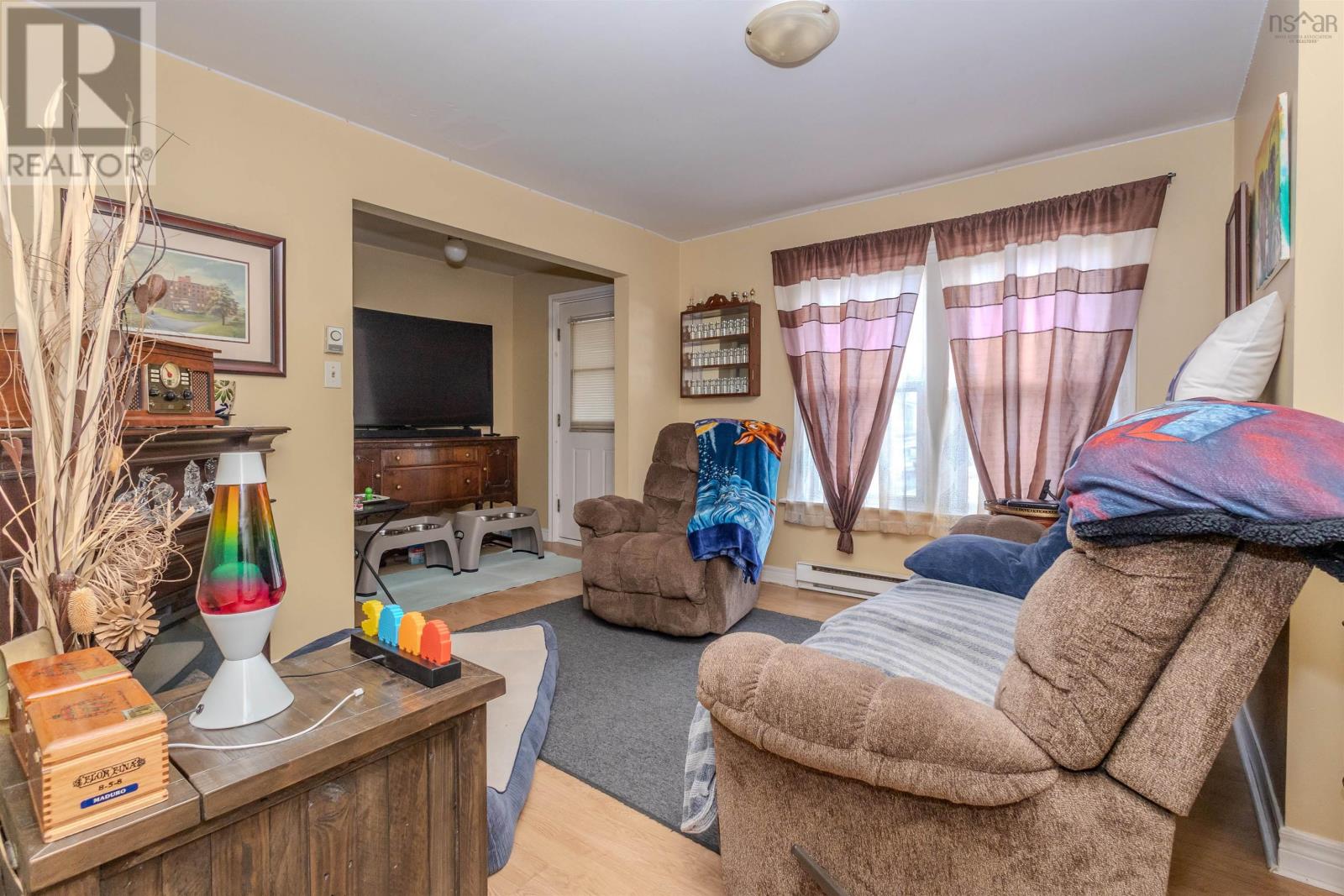 Property 32 of 45 of 212 Argyle Street