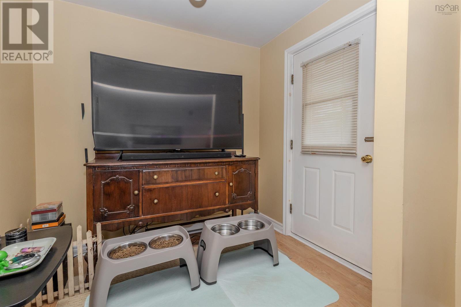 Property 34 of 45 of 212 Argyle Street