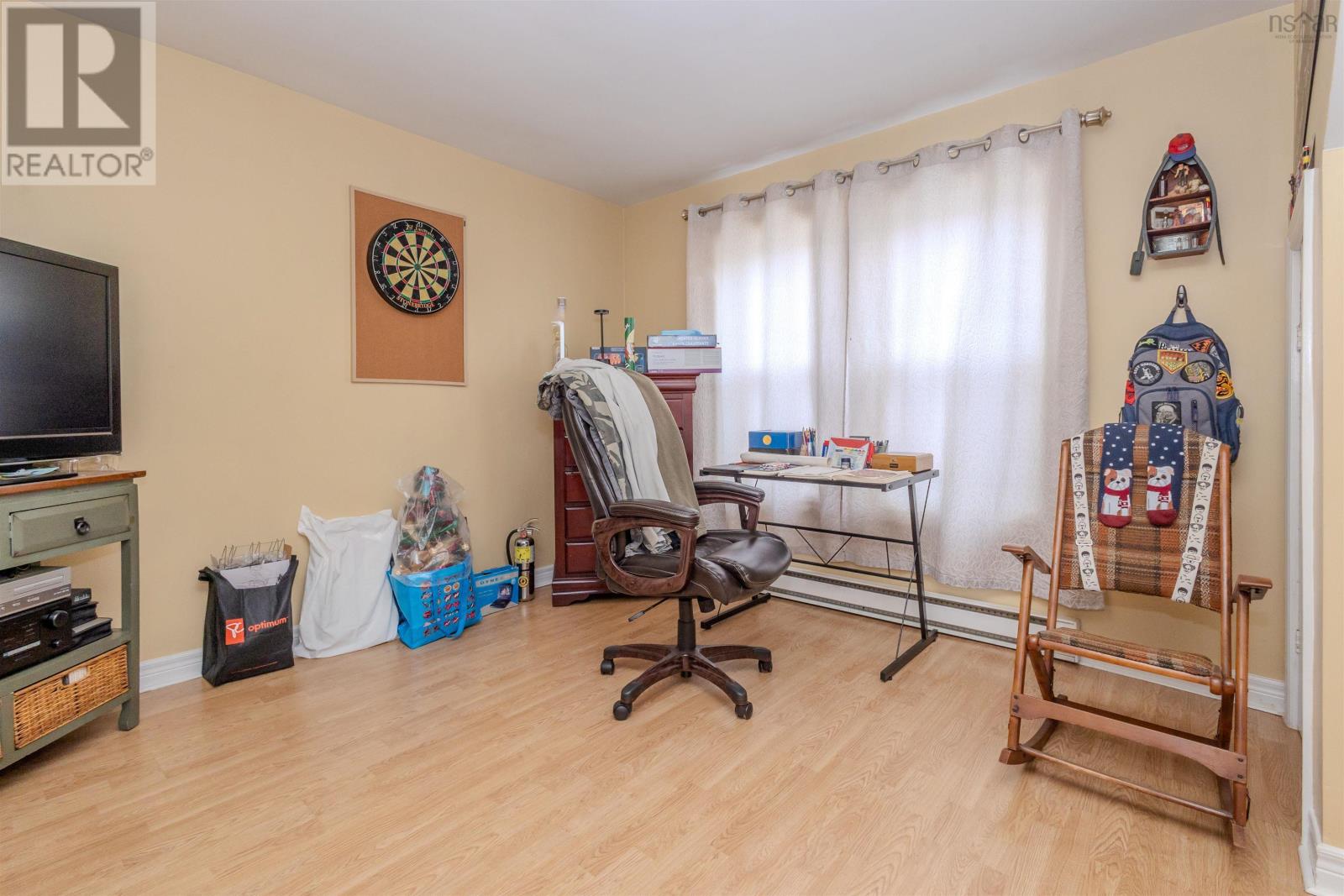 Property 35 of 45 of 212 Argyle Street