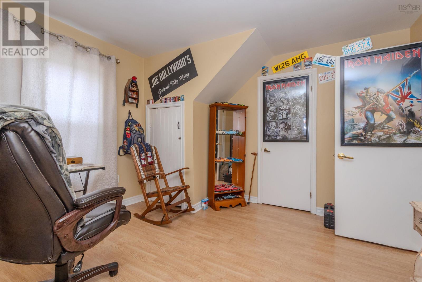 Property 37 of 45 of 212 Argyle Street