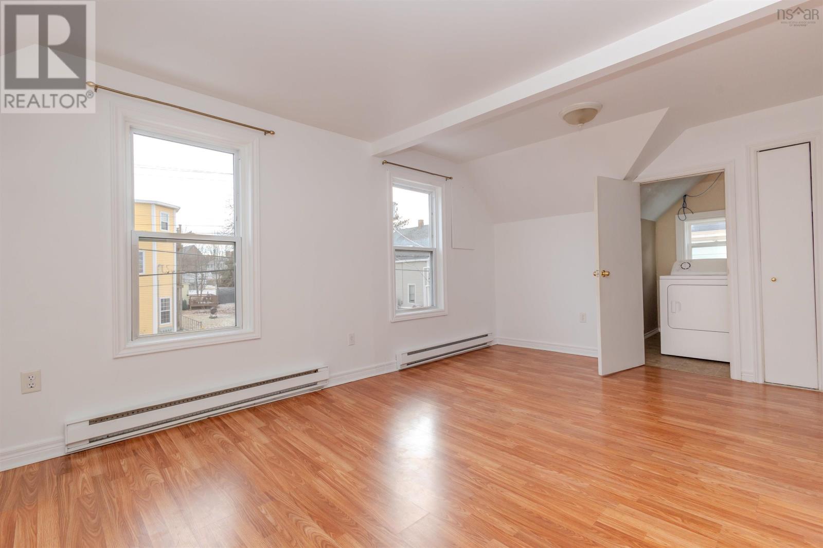 Property 7 of 45 of 212 Argyle Street