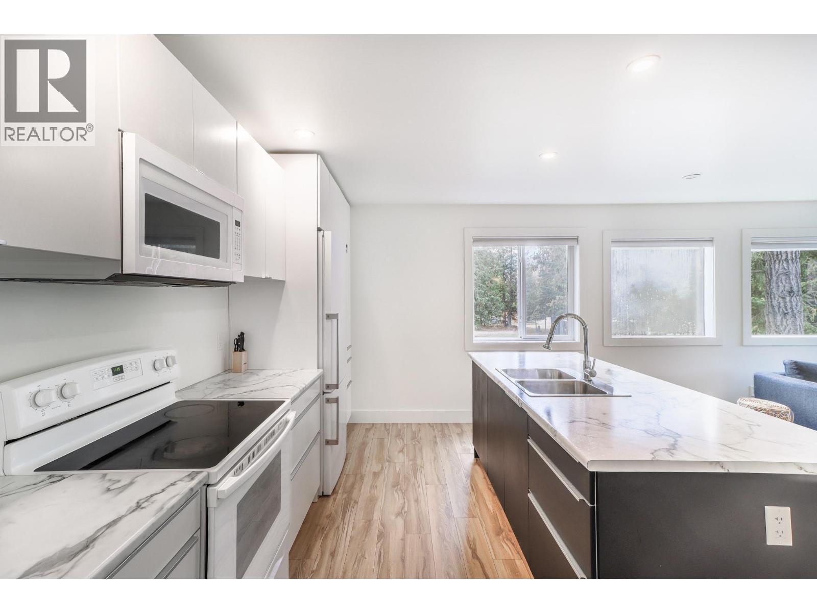 16102 3A Highway, Crawford Bay