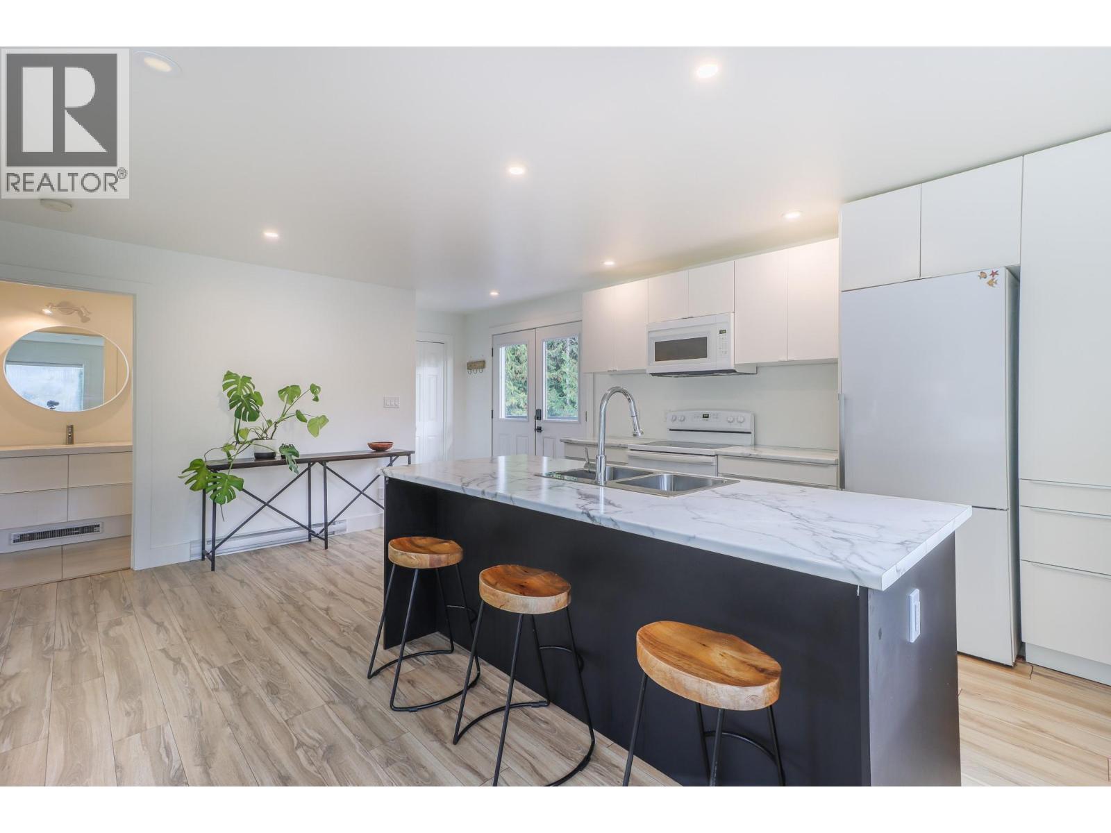 16102 3A Highway, Crawford Bay