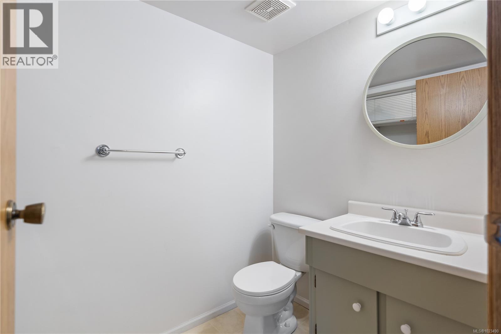 304 69 Gorge Road West, Saanich