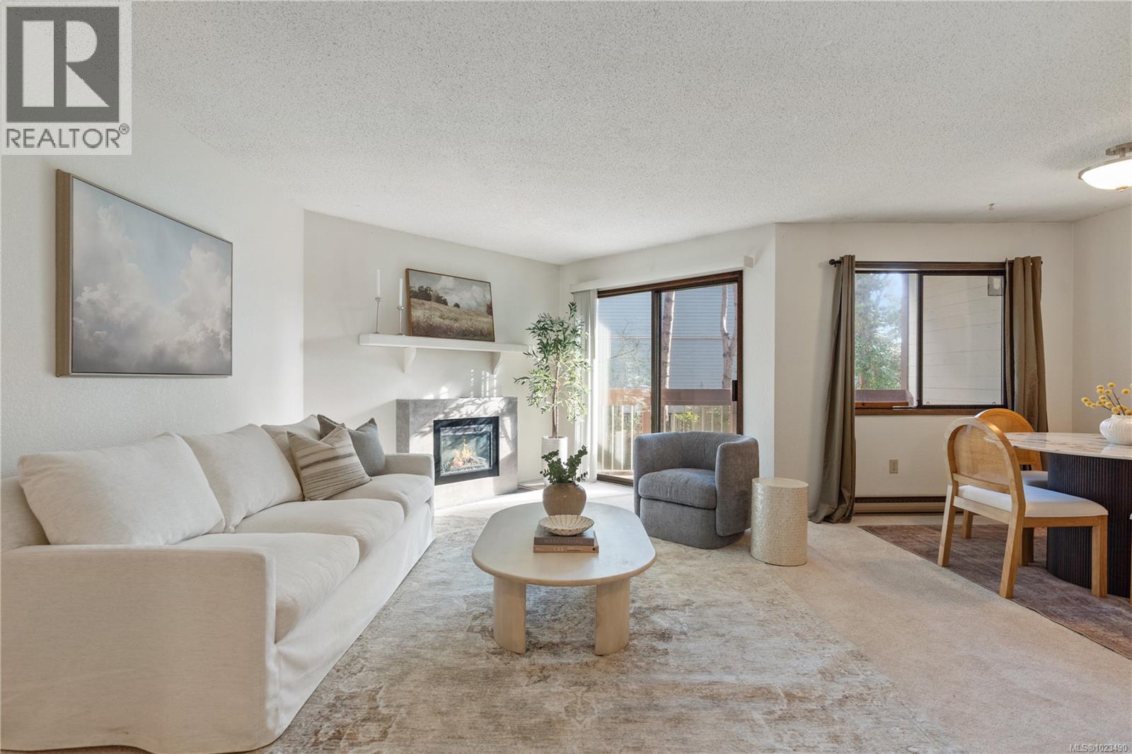 304 69 Gorge Road West, Saanich