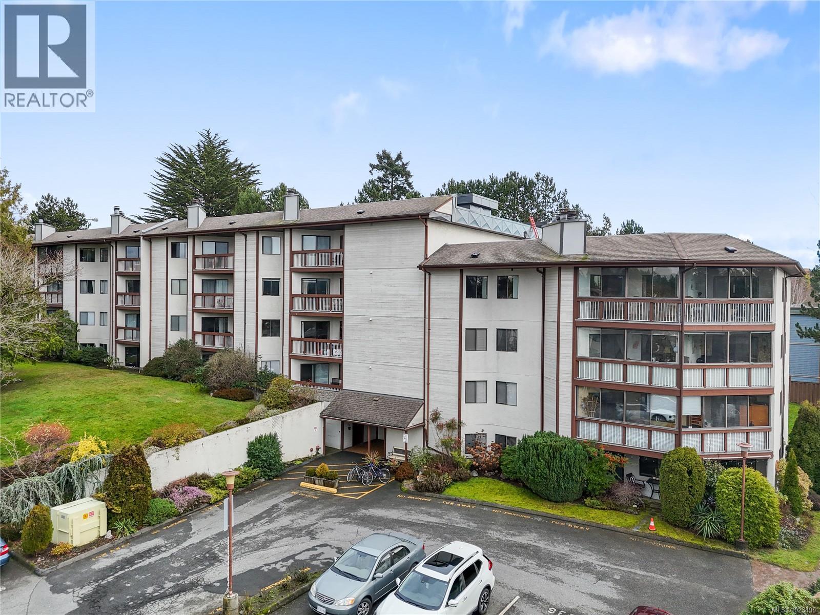 304 69 Gorge Road West, Saanich