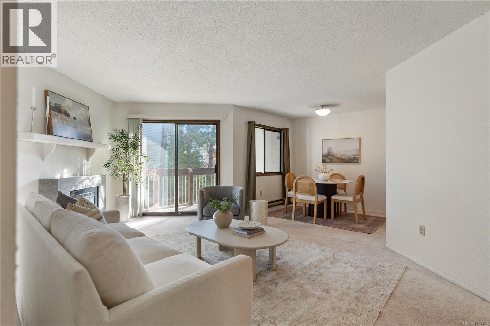 304 69 Gorge Road West, Saanich