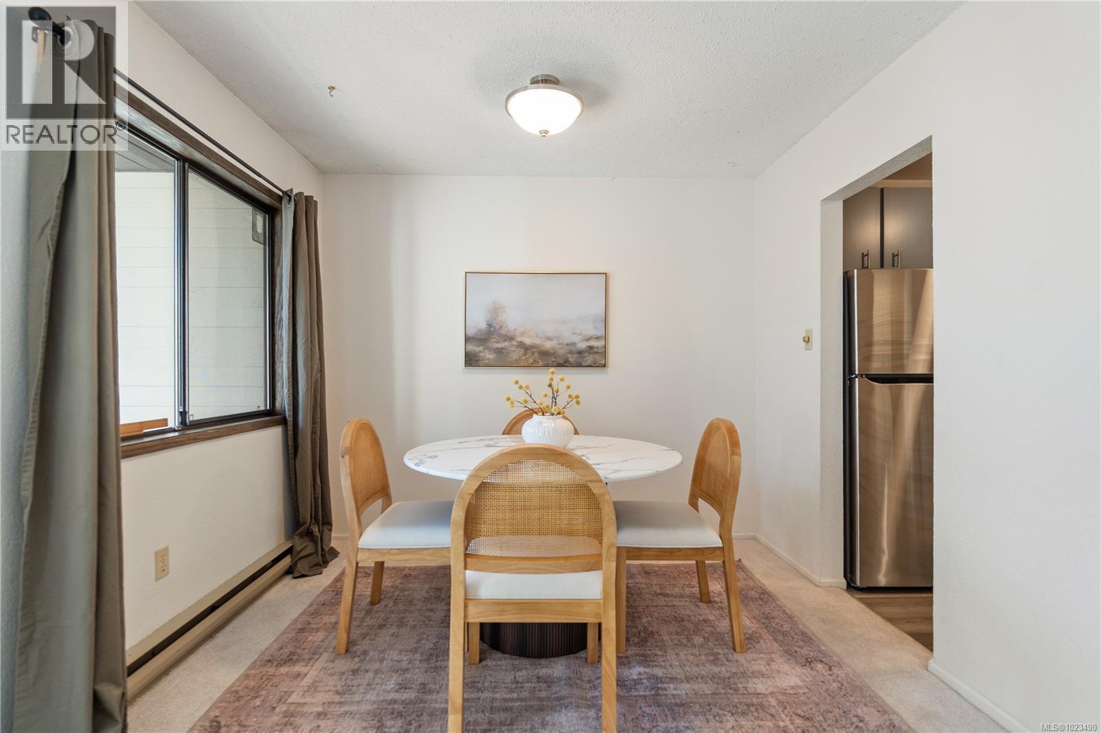 304 69 Gorge Road West, Saanich