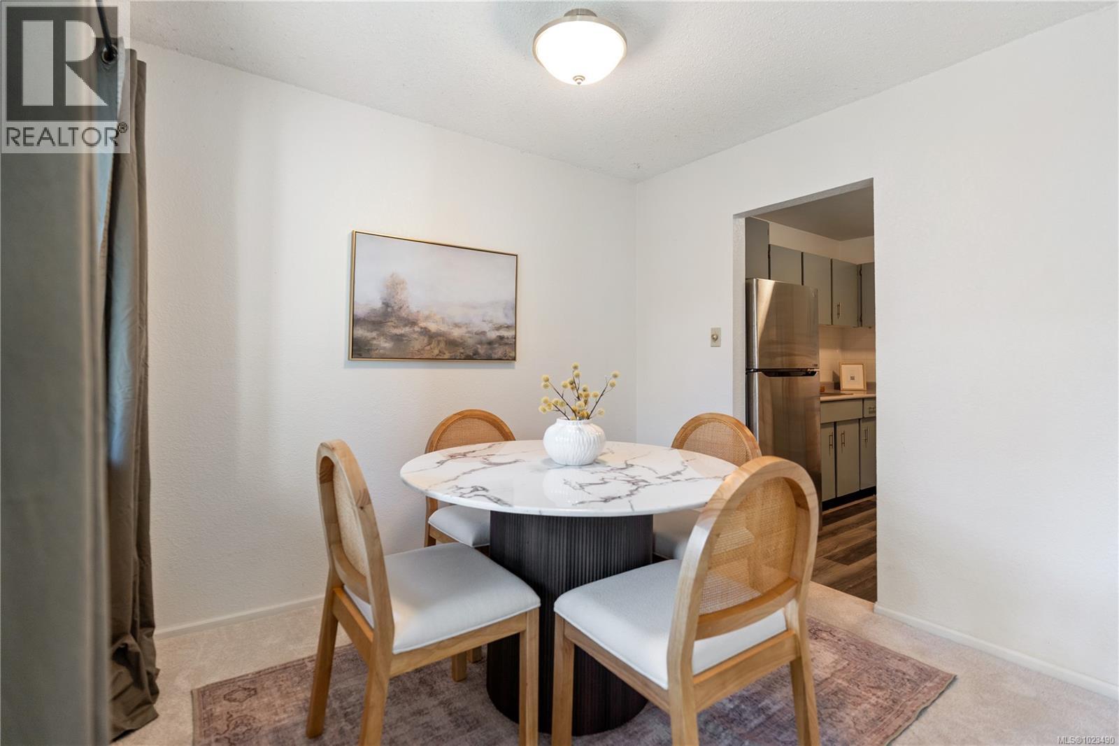 304 69 Gorge Road West, Saanich