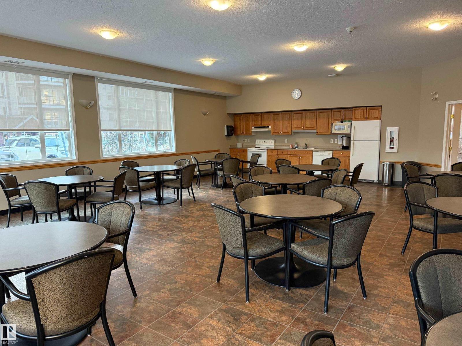 #516 237 YOUVILLE DR E NW - 24