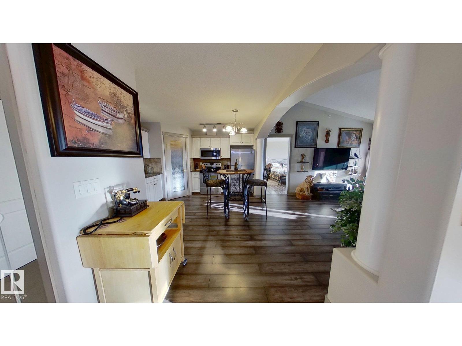 #516 237 YOUVILLE DR E NW - 4