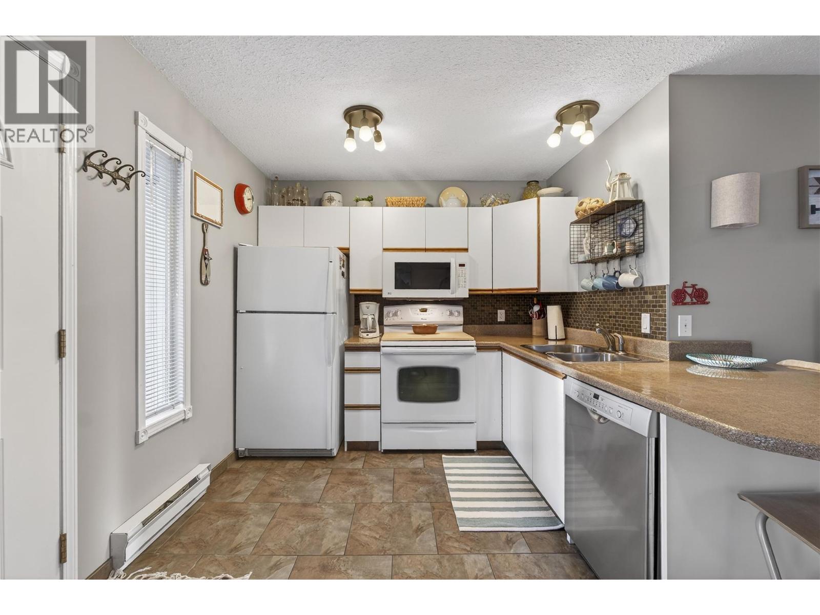 48 505 Poage Avenue, Sicamous