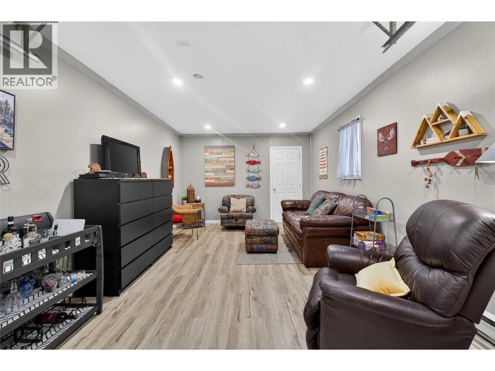 48 505 Poage Avenue, Sicamous