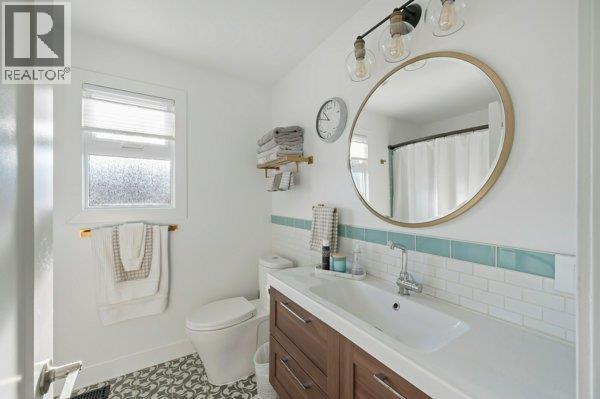 9574 Robson Crescent, Summerland