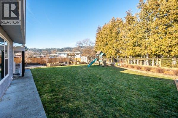 9574 Robson Crescent, Summerland