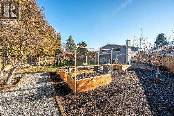 9574 Robson Crescent, Summerland