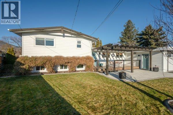 9574 Robson Crescent, Summerland
