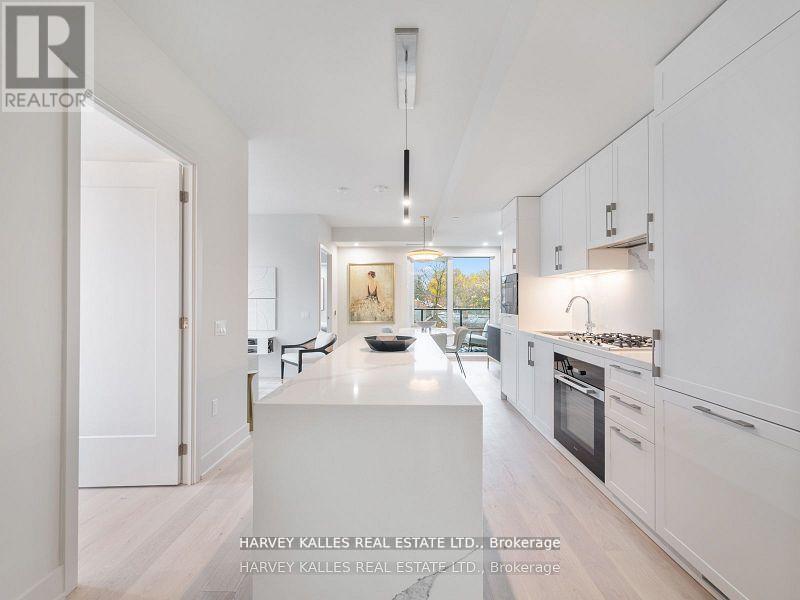 #410 8 MANOR ROAD W - 17
