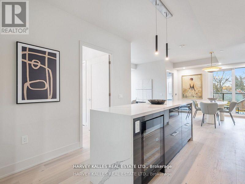 #410 8 MANOR ROAD W - 9