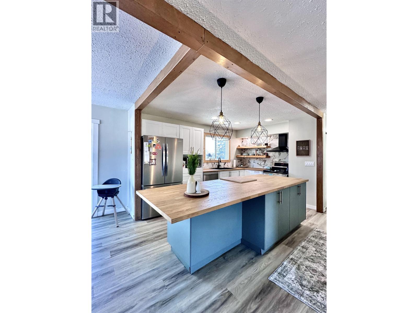 1272 4TH AVENUE, Valemount