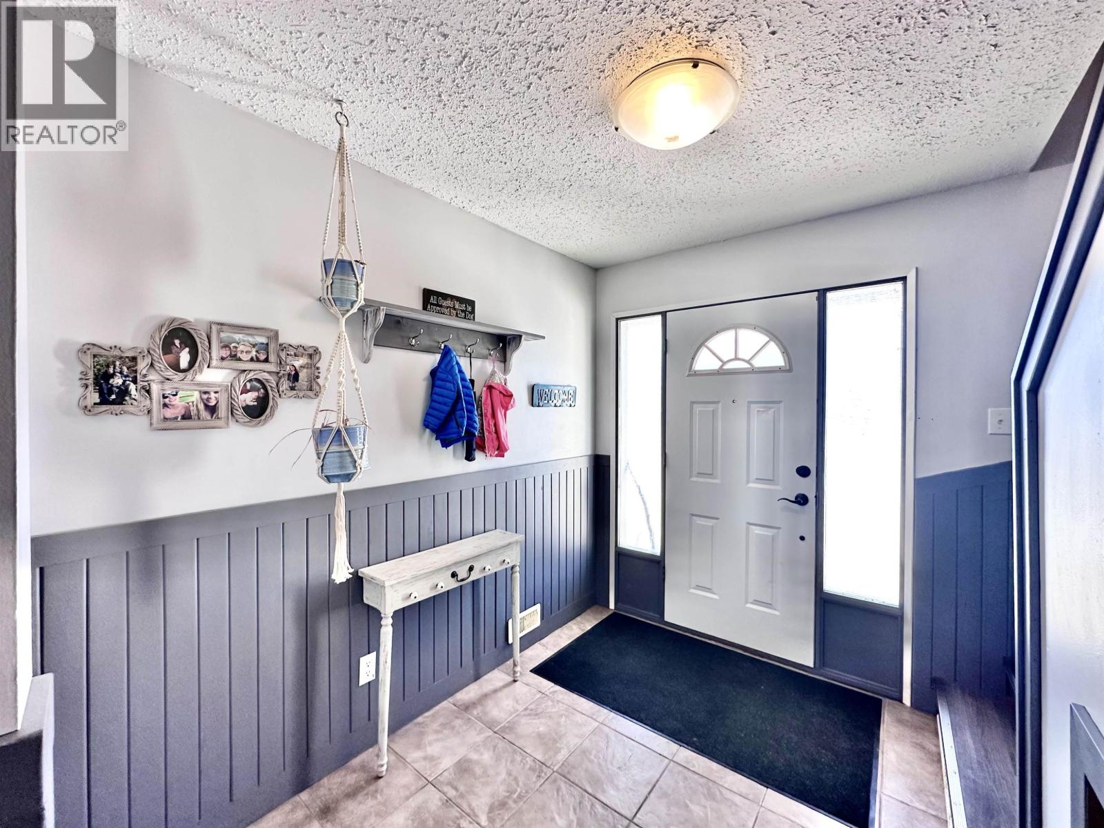 1272 4TH AVENUE, Valemount