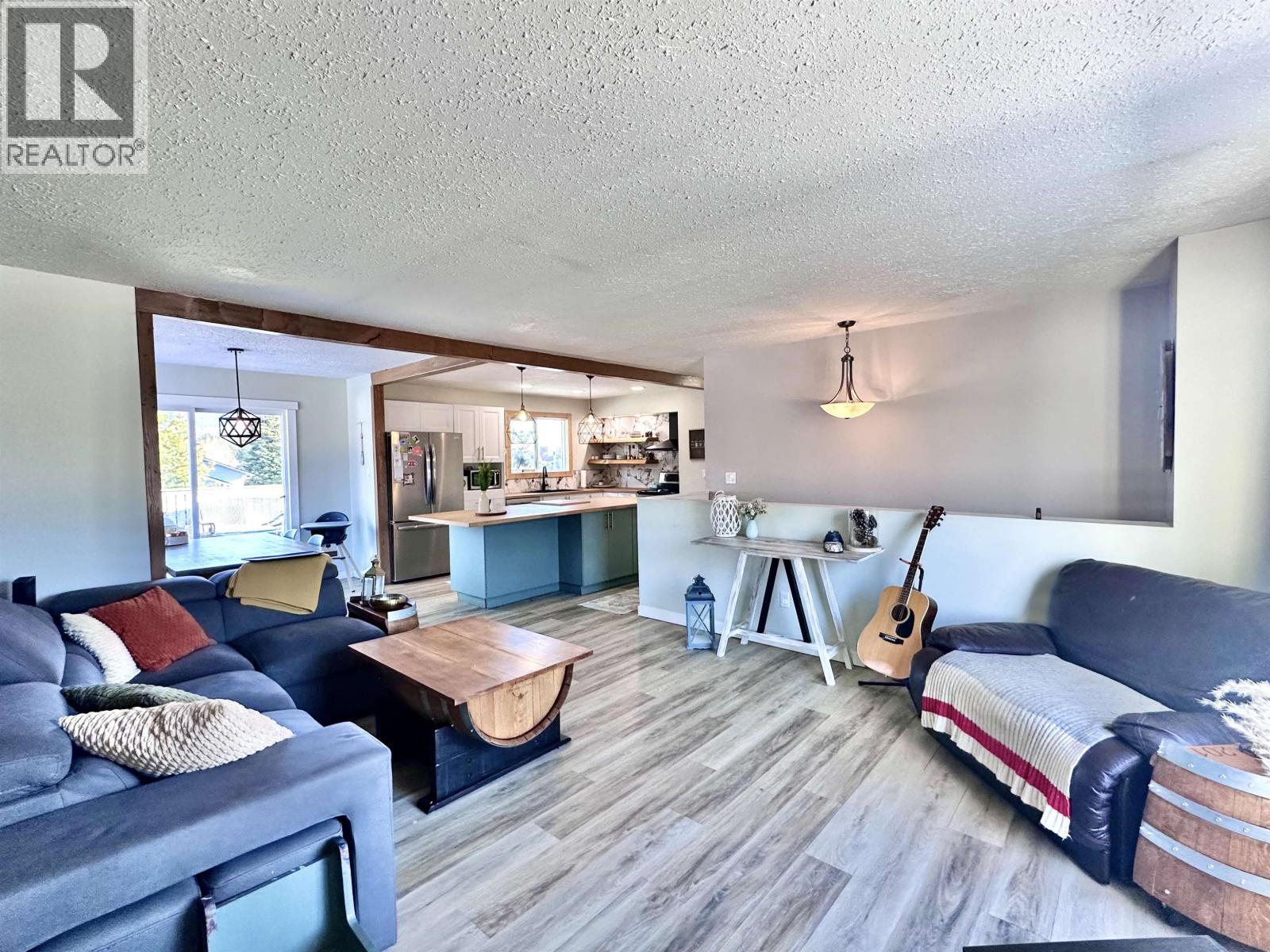 1272 4TH AVENUE, Valemount