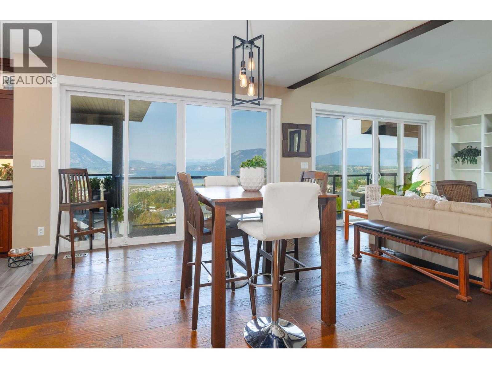 1061 19 Avenue SE, Salmon Arm