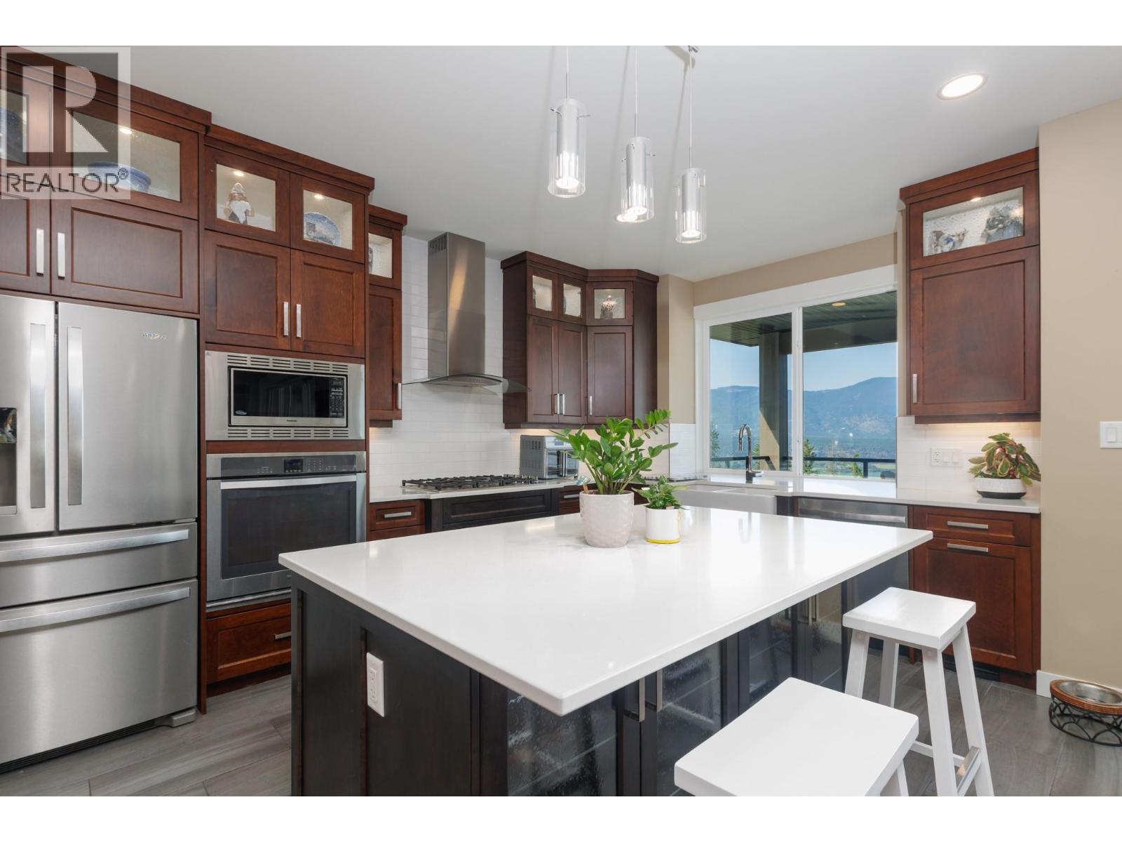 1061 19 Avenue SE, Salmon Arm