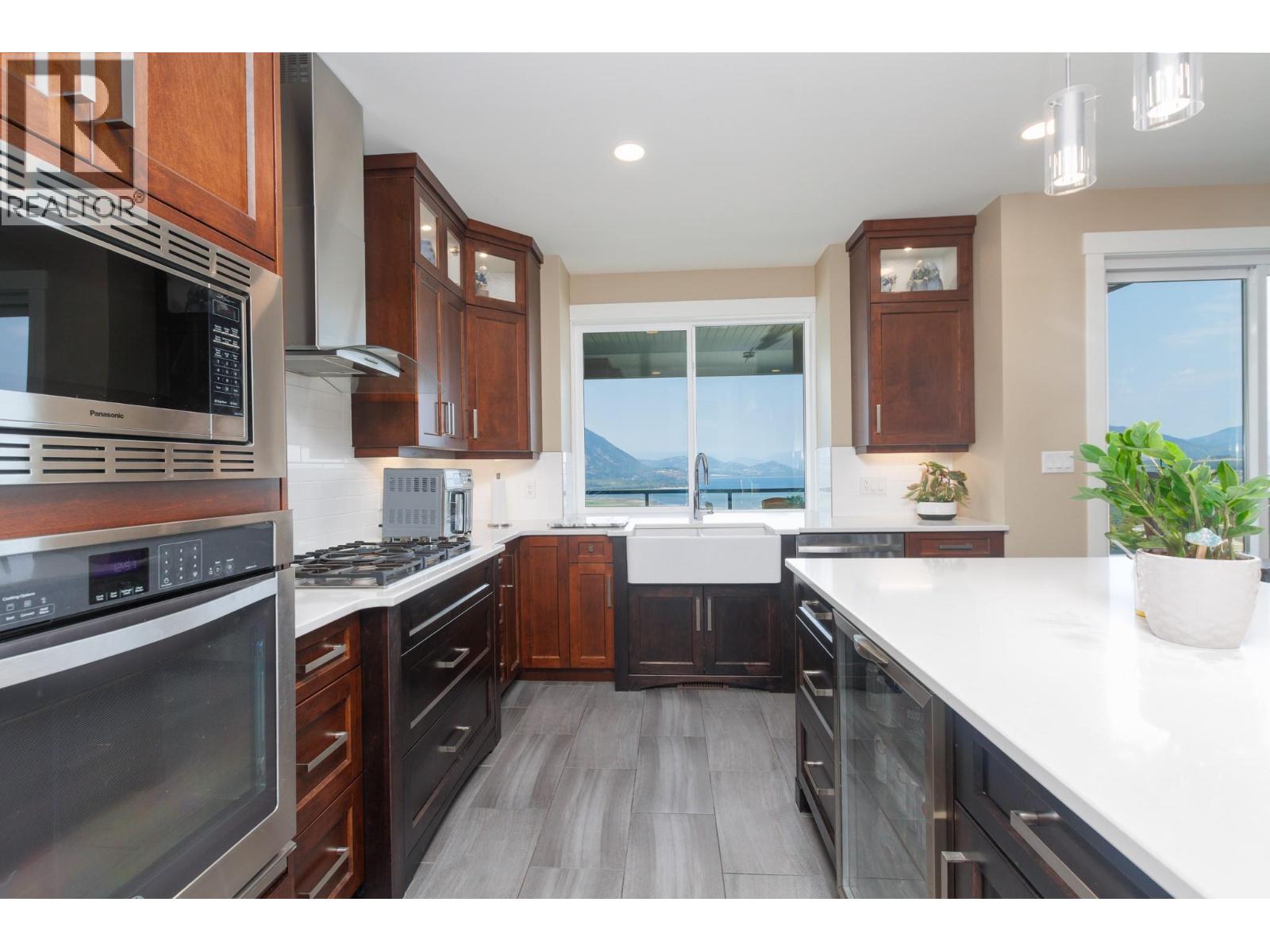 1061 19 Avenue SE, Salmon Arm