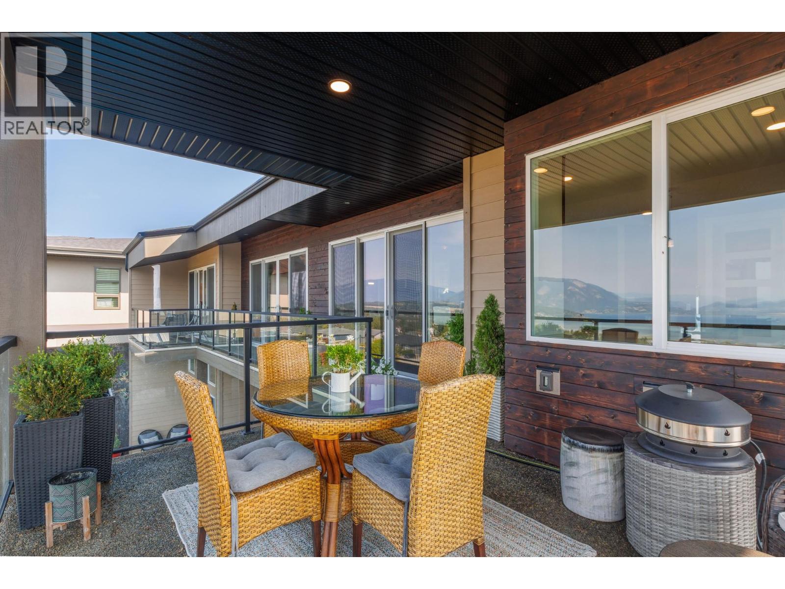 1061 19 Avenue SE, Salmon Arm