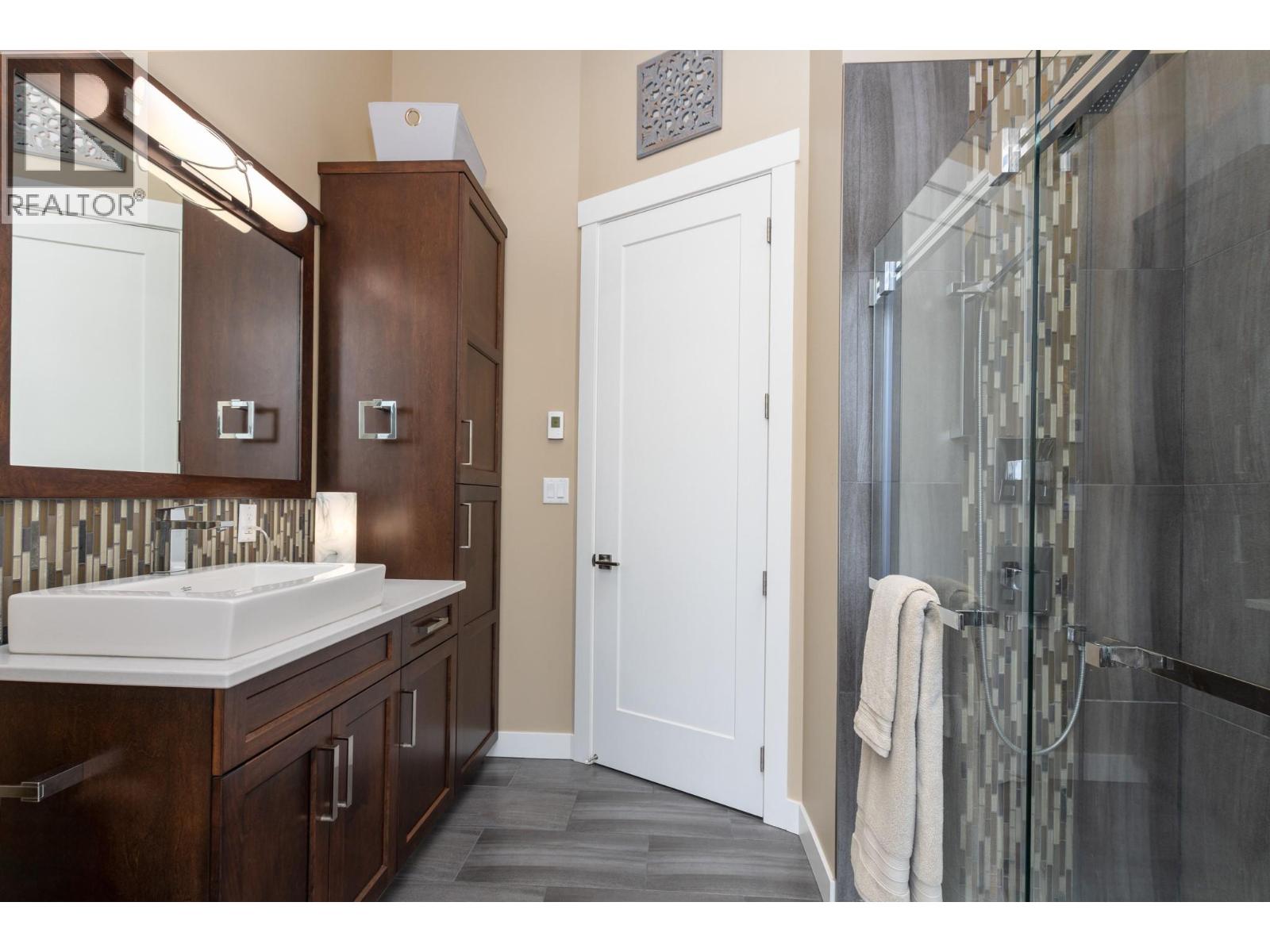 1061 19 Avenue SE, Salmon Arm