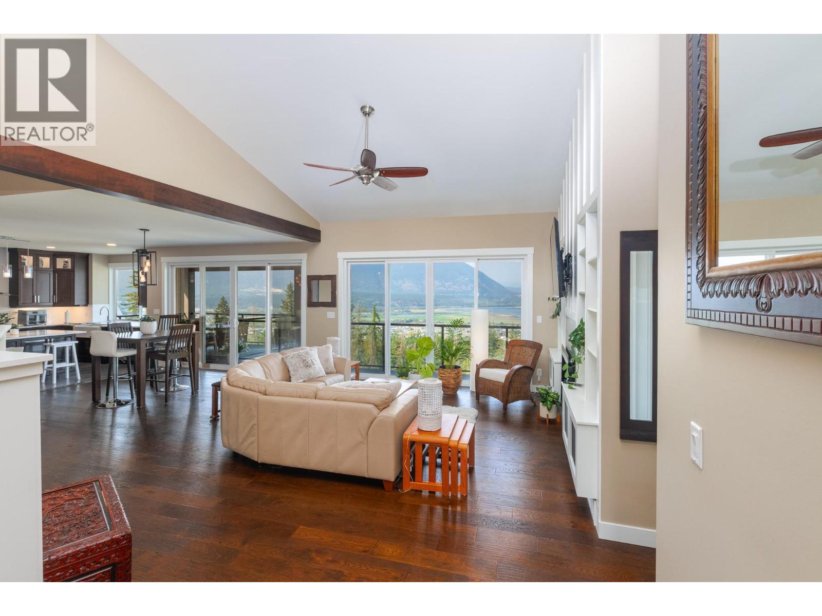 1061 19 Avenue SE, Salmon Arm