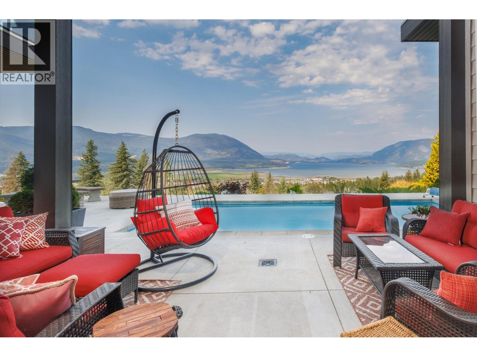 1061 19 Avenue SE, Salmon Arm