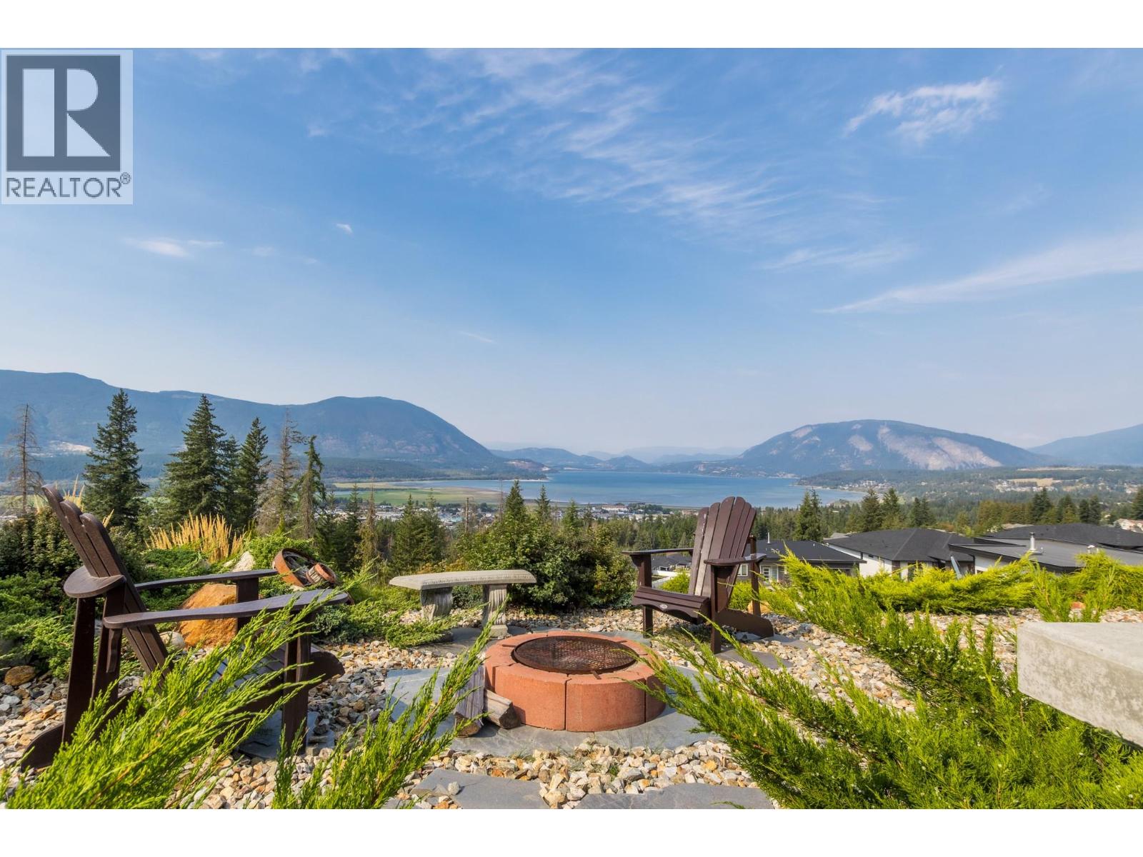 1061 19 Avenue SE, Salmon Arm