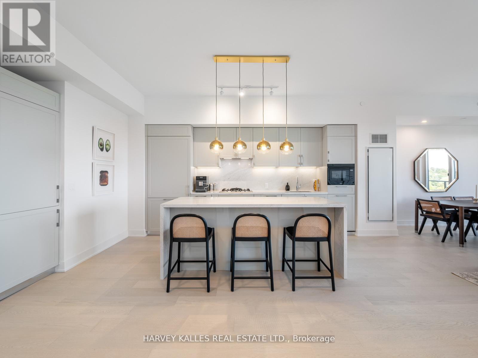 #1003 8 MANOR ROAD W - 11