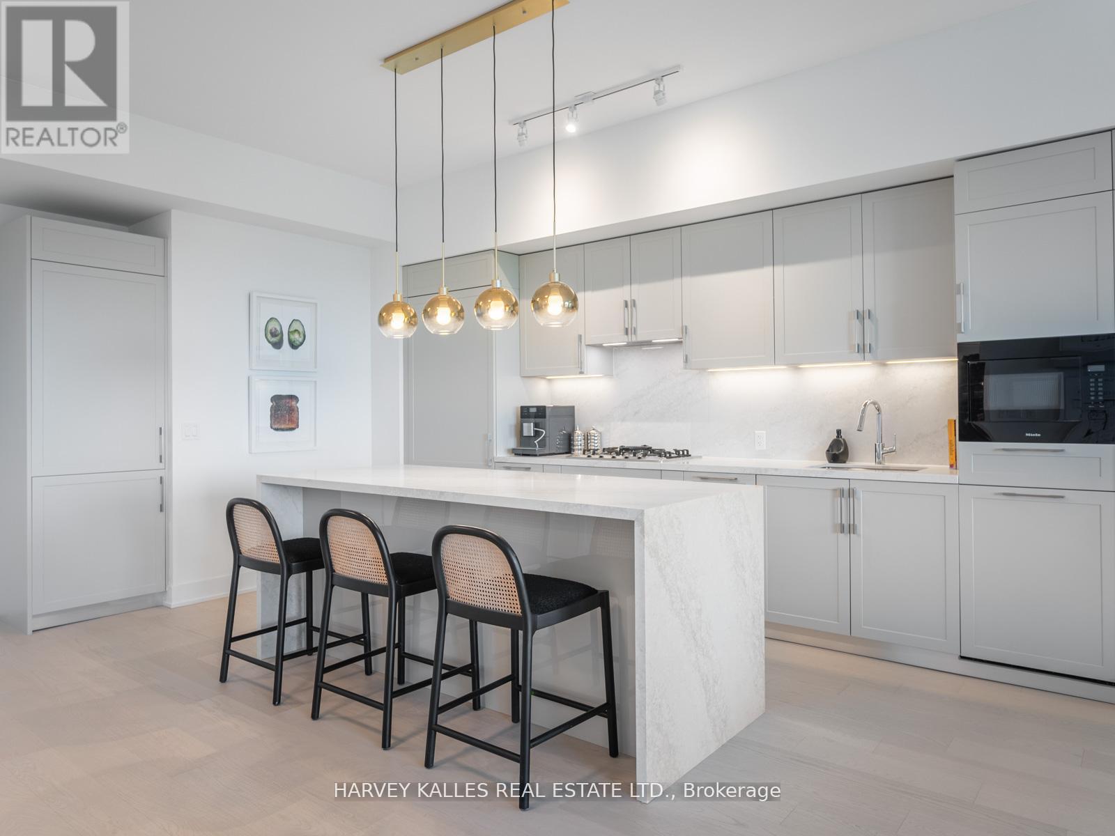#1003 8 MANOR ROAD W - 13