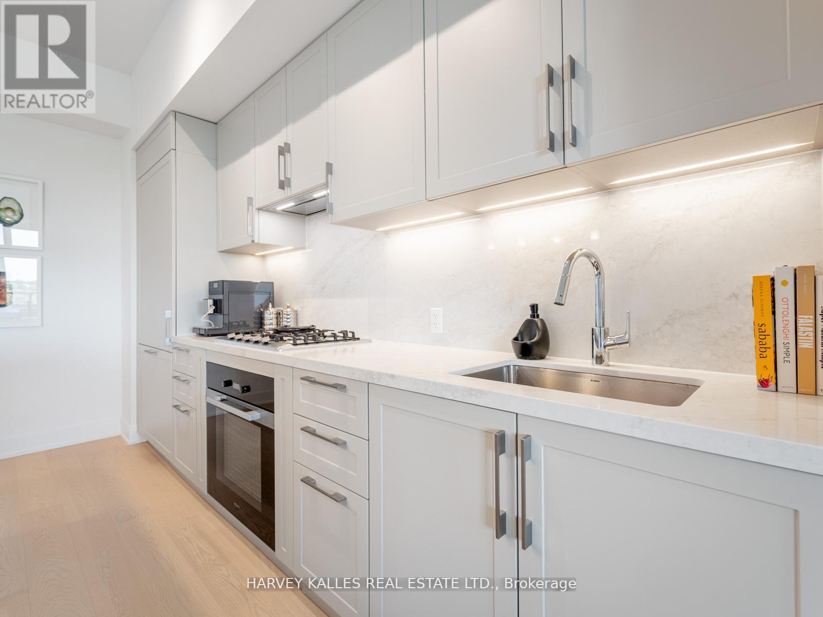 #1003 8 MANOR ROAD W - 14