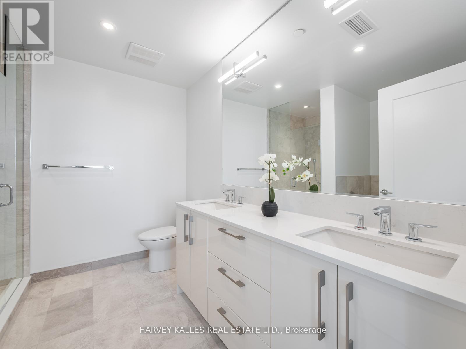 #1003 8 MANOR ROAD W - 26