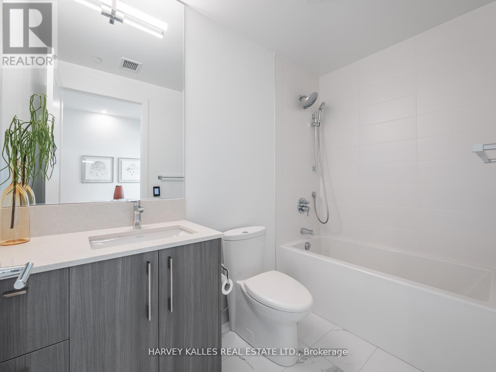 #1003 8 MANOR ROAD W - 29