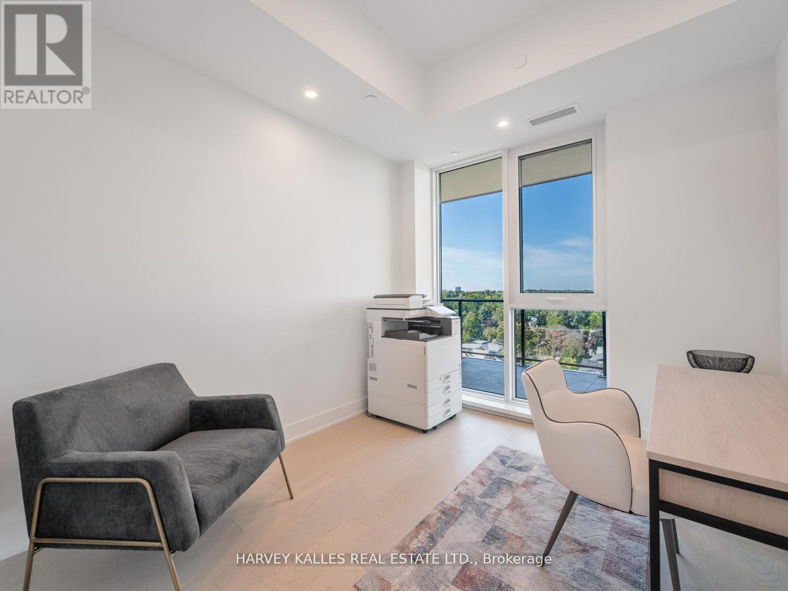 #1003 8 MANOR ROAD W - 30