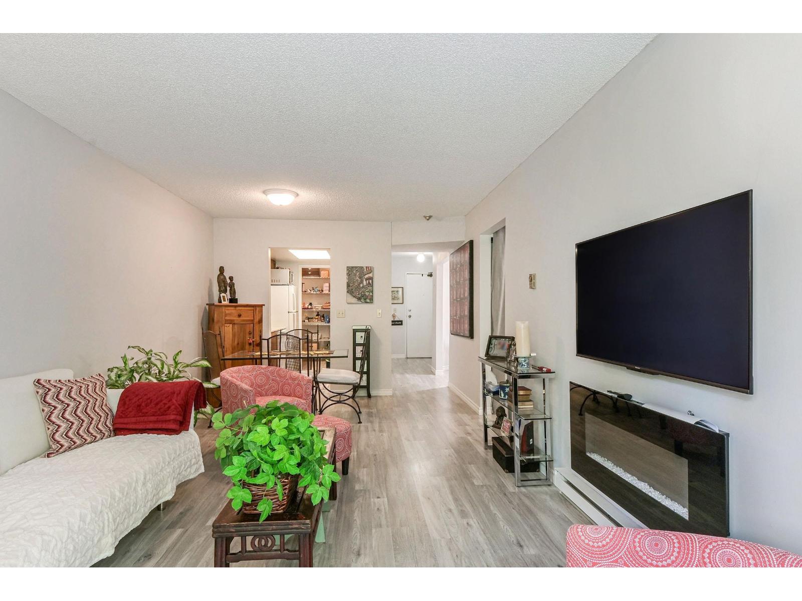 303 1341 GEORGE, STREET, White Rock