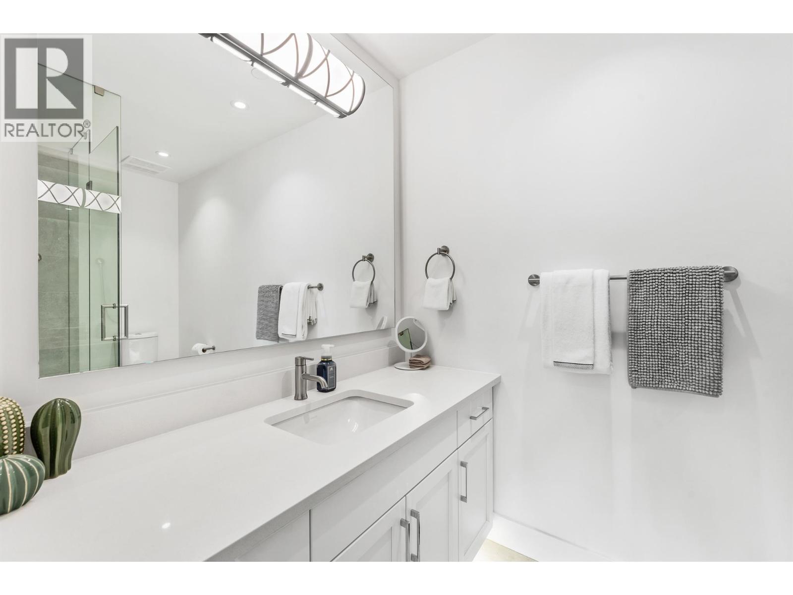 107 1308 Richter Street, Kelowna