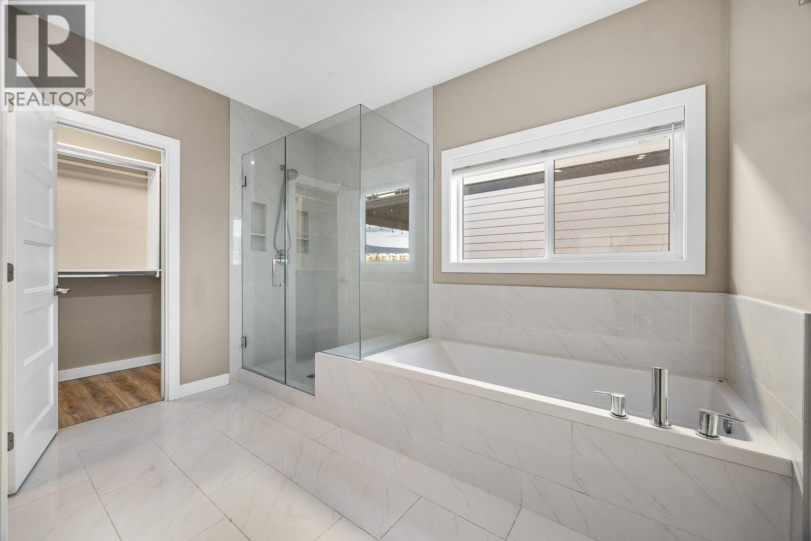  687 Acadia Street, Kelowna