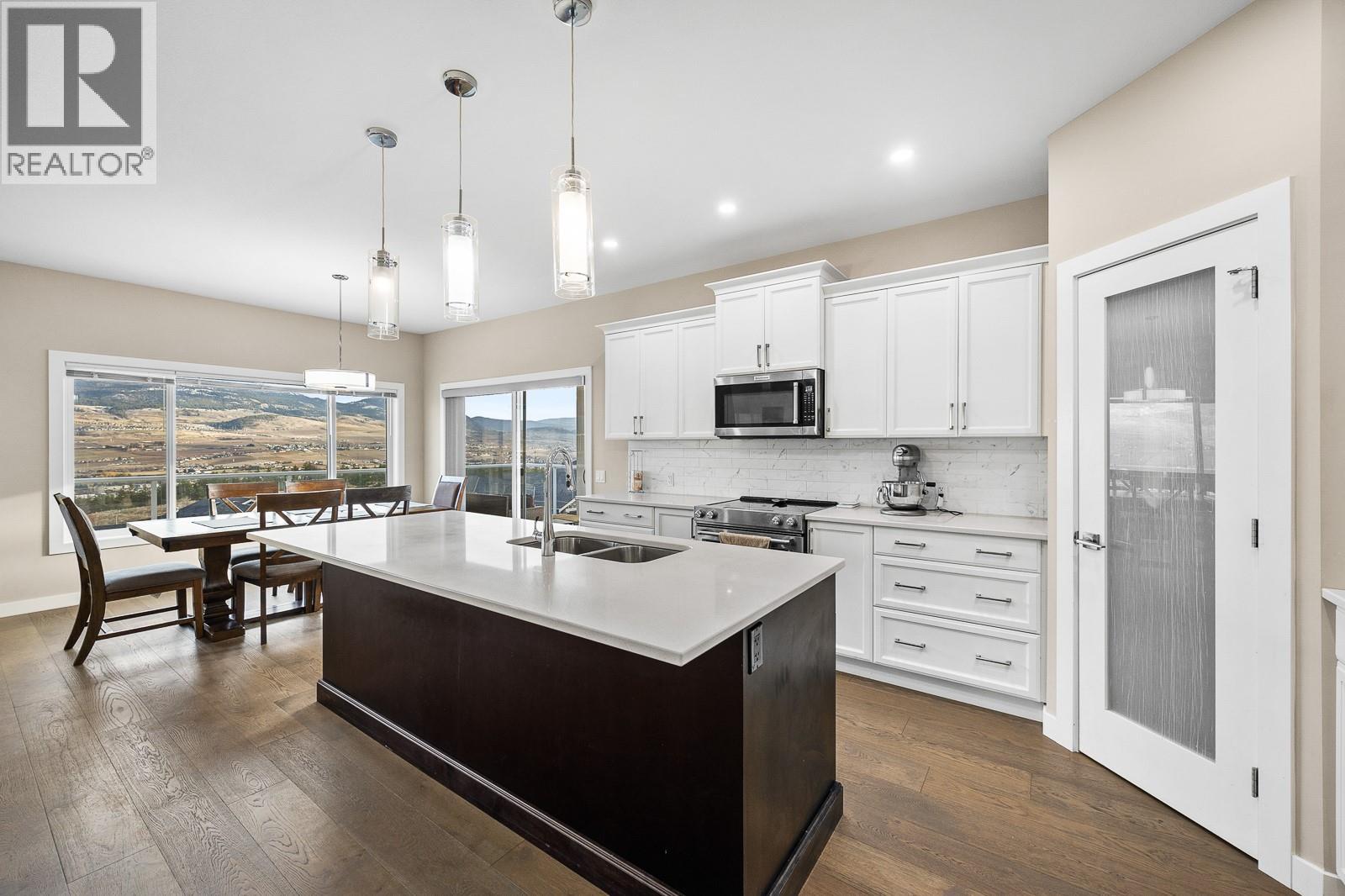  687 Acadia Street, Kelowna