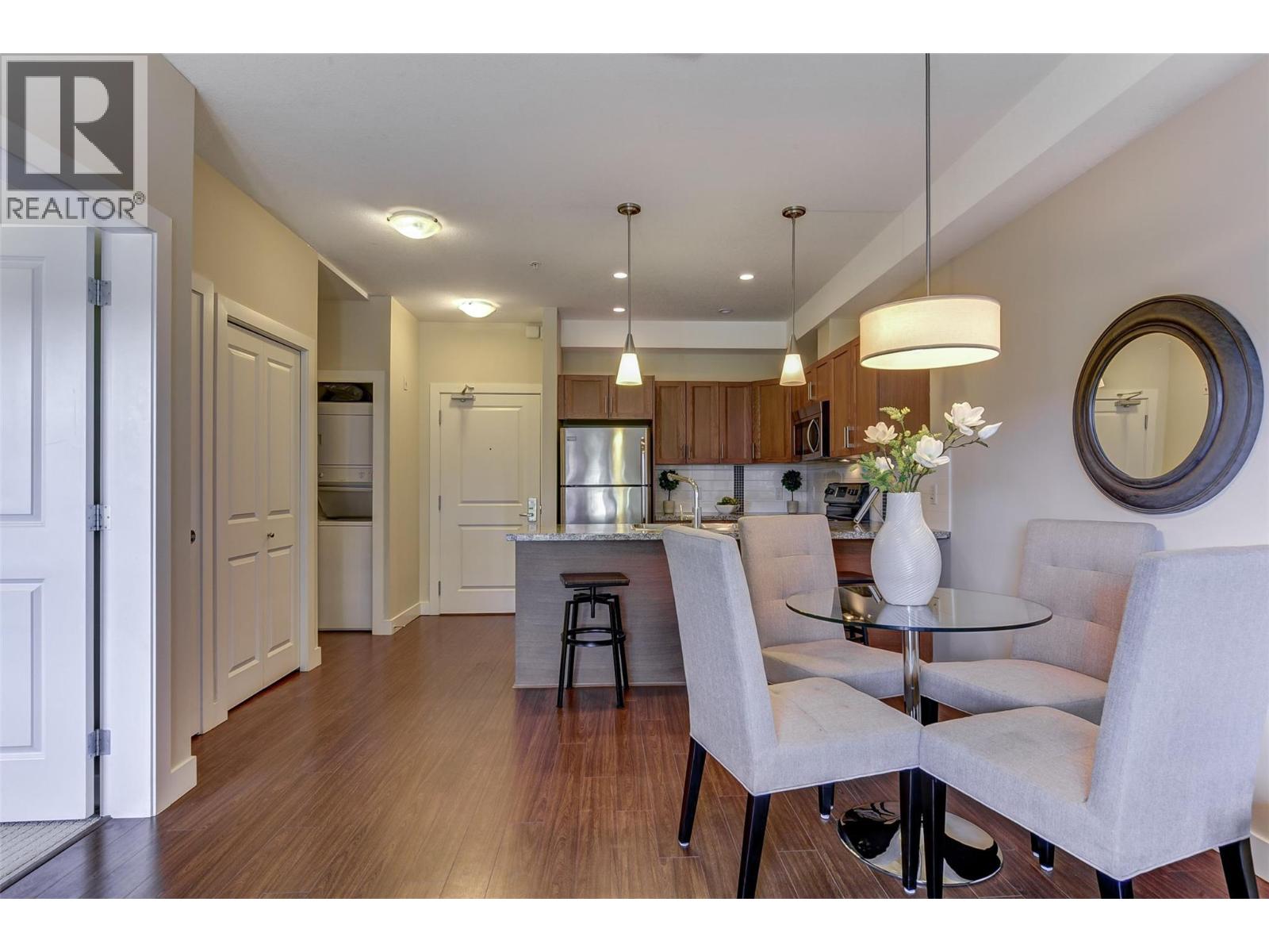 202 3220 Skyview Lane, West Kelowna