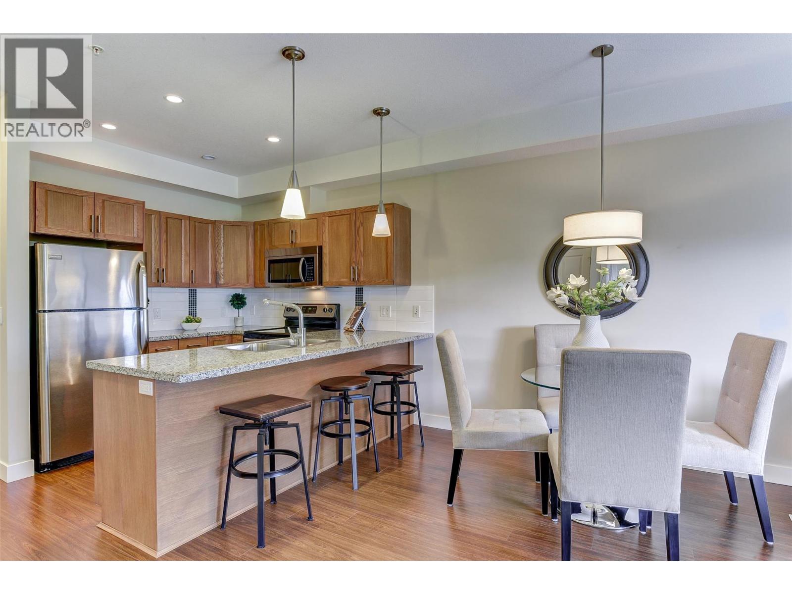 202 3220 Skyview Lane, West Kelowna