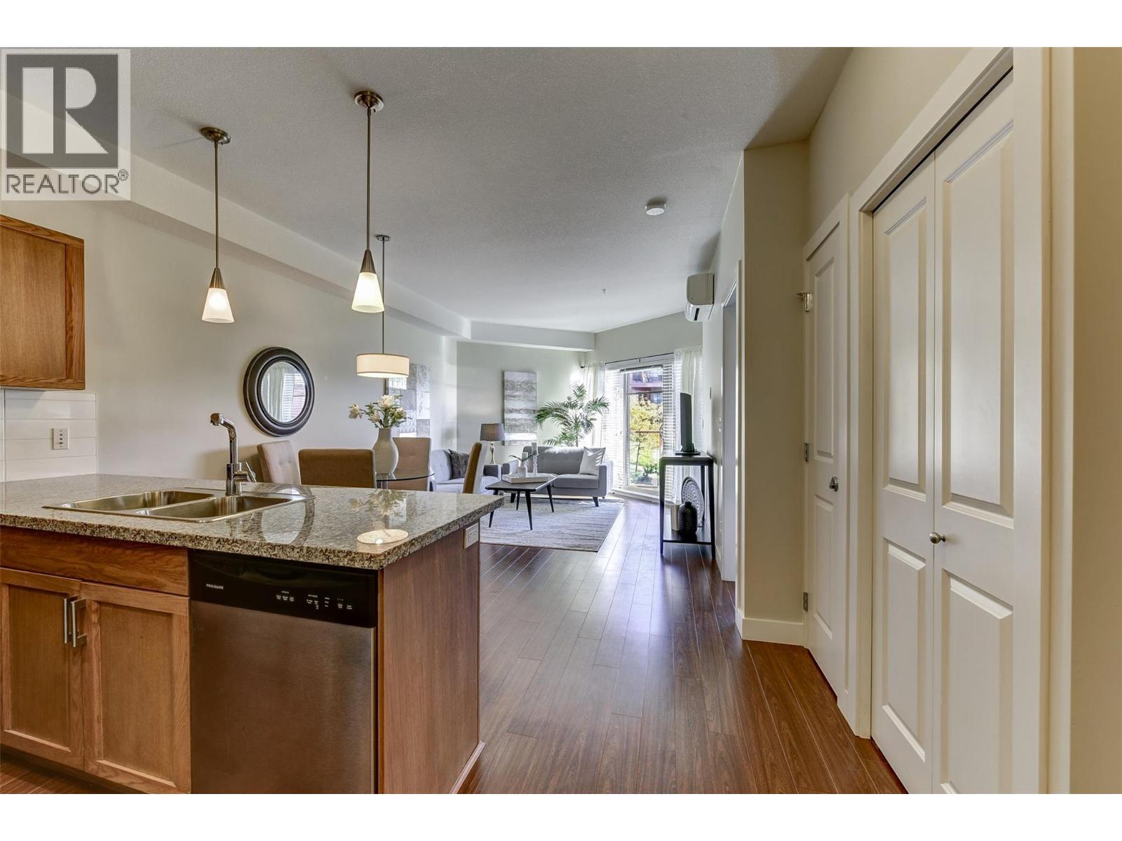 202 3220 Skyview Lane, West Kelowna
