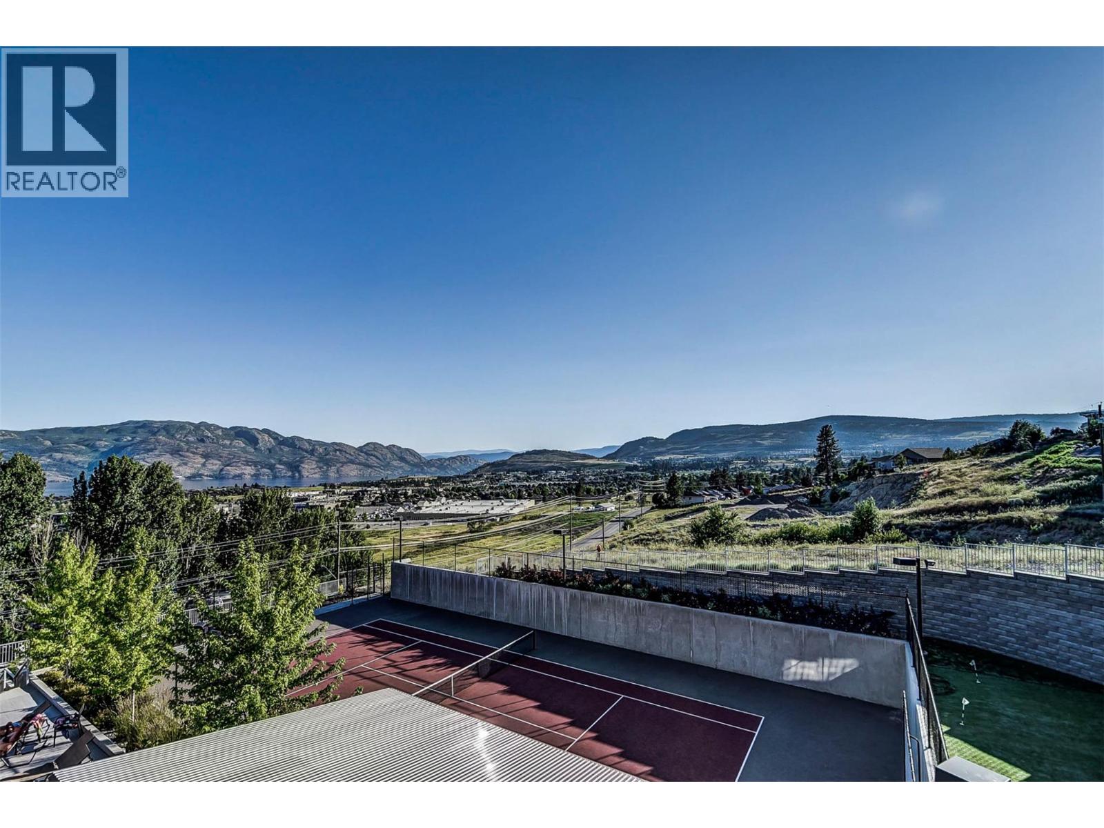 202 3220 Skyview Lane, West Kelowna