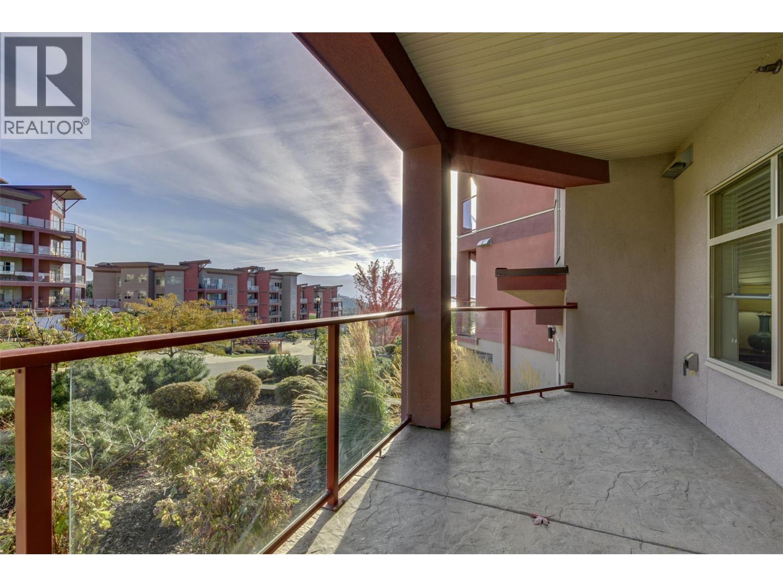 202 3220 Skyview Lane, West Kelowna