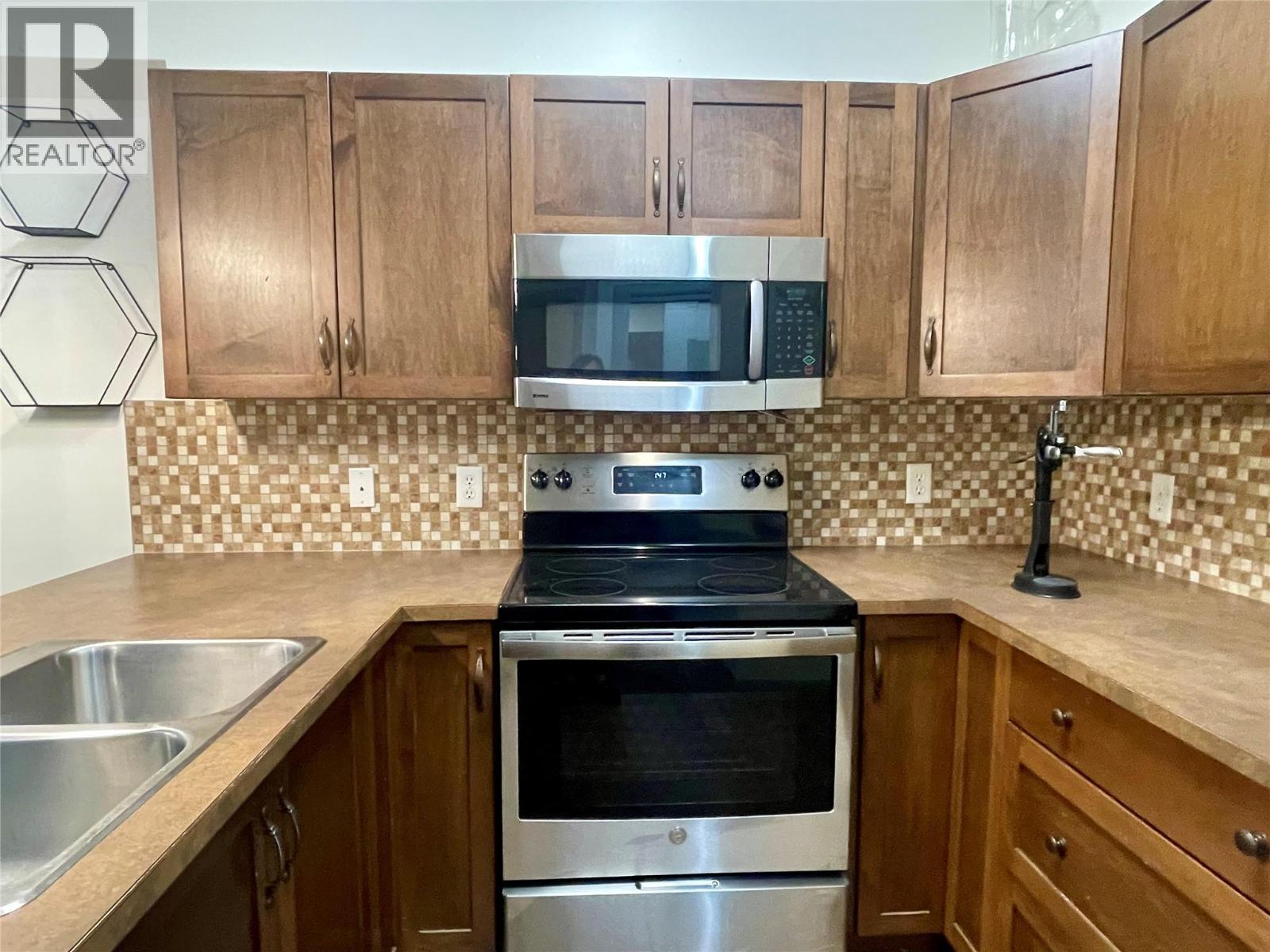 448 654 Cook Road, Kelowna